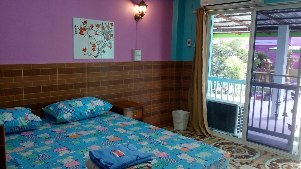 Rueangsrisiri Guesthouse 2 سوكوتايْ الغرفة الصورة